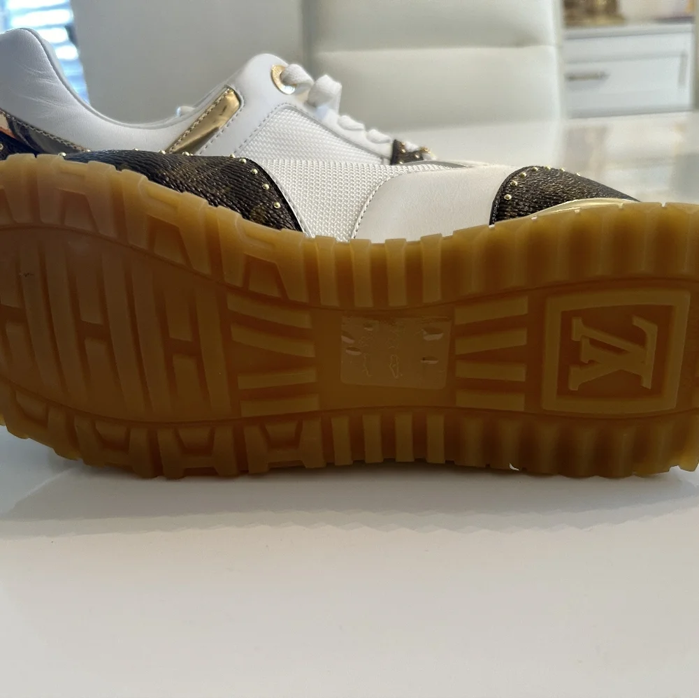Louis Vuitton women sneakers - Picture 5 of 8